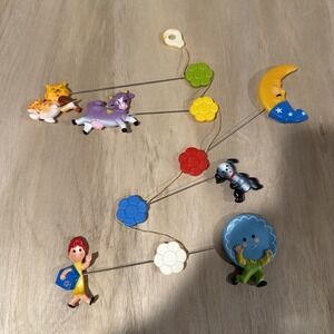 Vintage 1975 Fisher Price Crib Mobile Hey Diddle Diddle Nursery Rhyme Theme‎